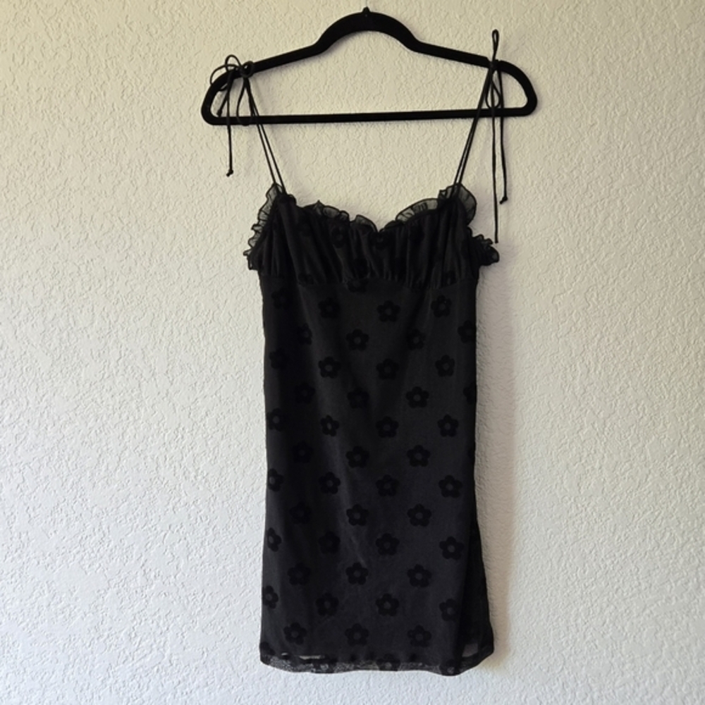 MOTEL S‎ Black Mini Babydoll Dress with Velvet Daisy Pattern Y2K